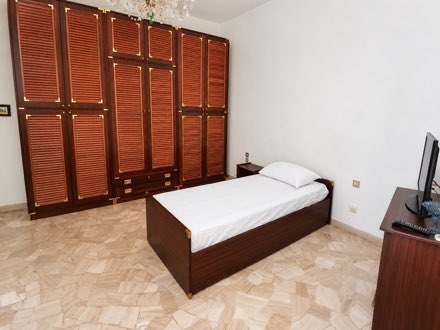 Single Room · Statuto · Elegant 160 m² Flat