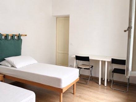 Room with 2 Beds · Via degli Alfani · Steps from the Duomo · Boys Only